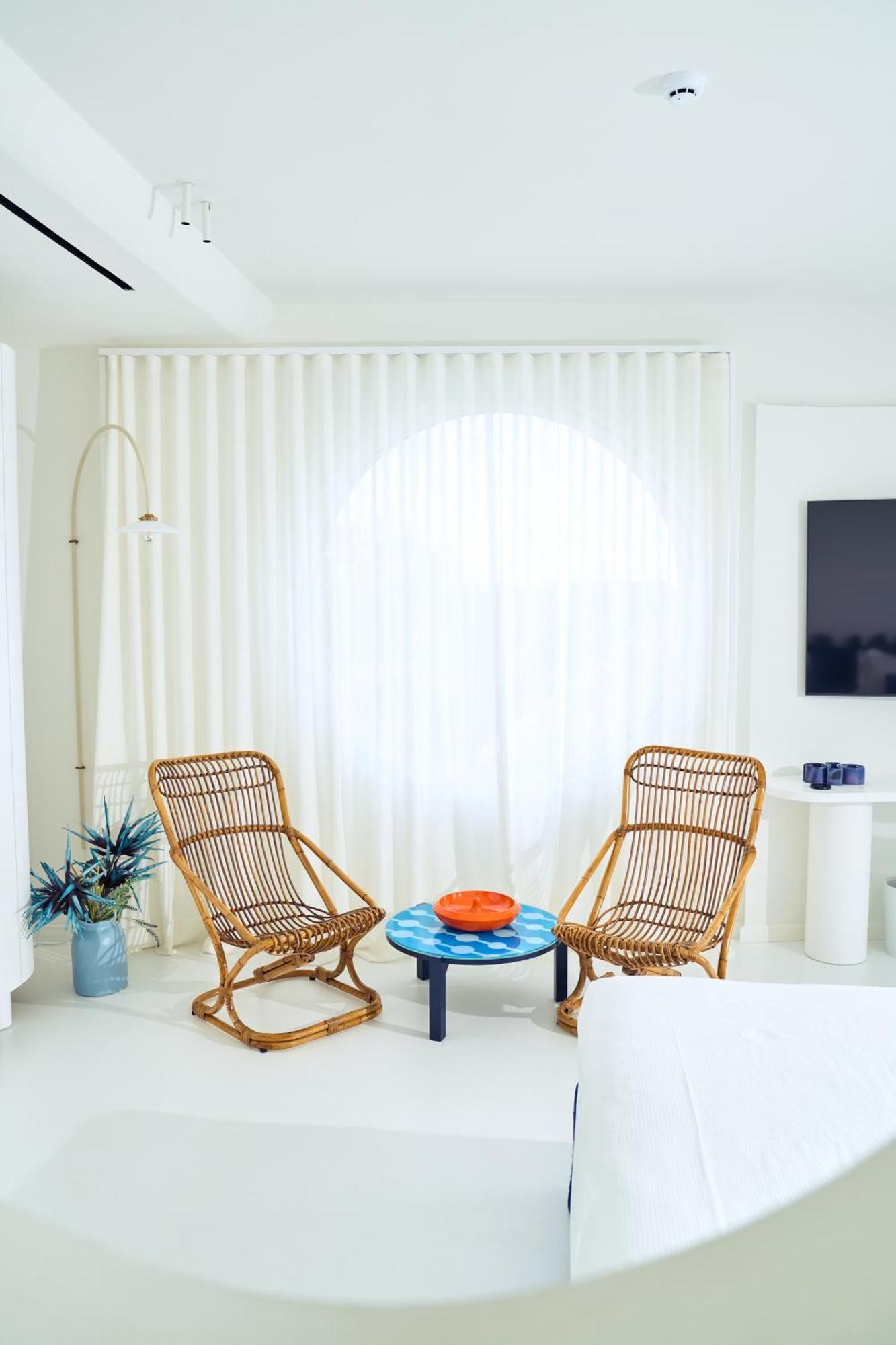 Calea Boutique Hotel Баколи Екстериор снимка