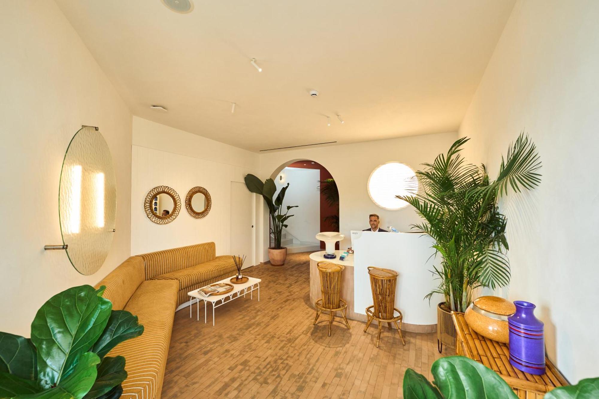 Calea Boutique Hotel Баколи Екстериор снимка