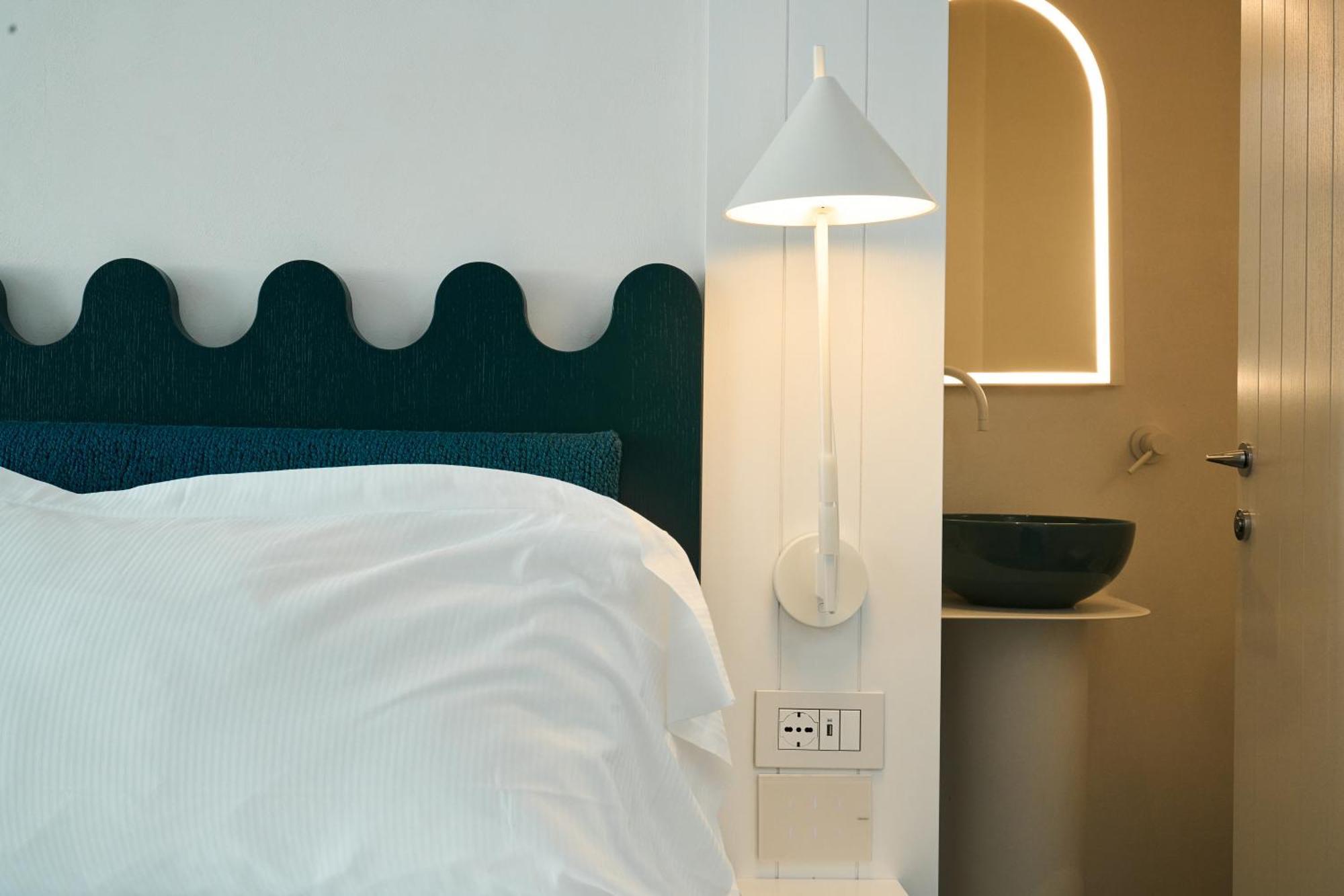 Calea Boutique Hotel Баколи Екстериор снимка