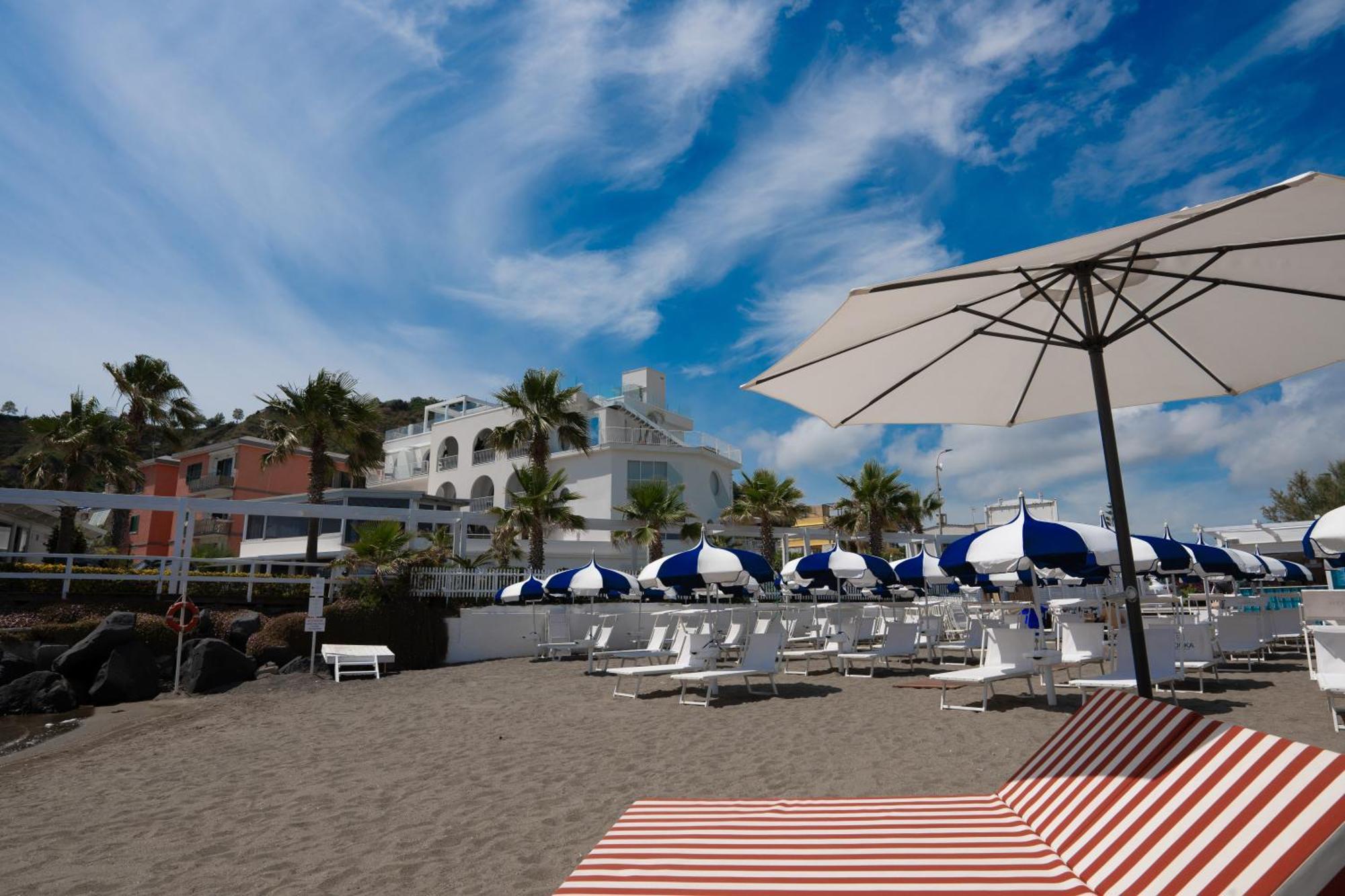 Calea Boutique Hotel Баколи Екстериор снимка